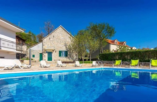 Lovrec House | Holiday house Studenci for 3 - 10 persons with 4 bedrooms - Holiday apartment in one or multi-family