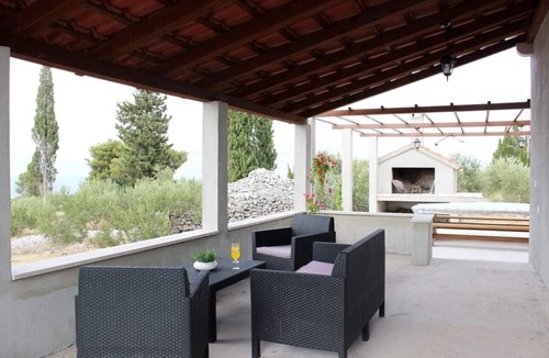 Supetar House | Holiday house with a parking space Supetar (Brač) (K-25125)