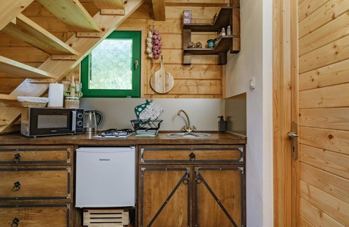 Vranovaca Apartment | Holiday Park Plitvice Paradise II Apartment with Mountain View, Balcony, and WiFi