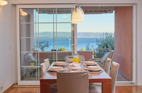 Znjan Apartment | Holiday Seaview Apartment by Litto