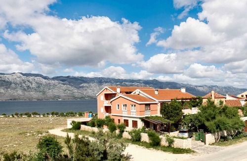 Razanac Apartment | Homerez - Peaceful apt. in Ražanac -