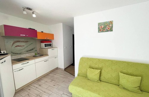 Jadranovo Apartment | Homerez - Seaside Apt Jadranovo