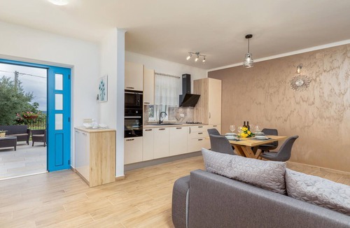 Cepic House | Homey cottage in naturally beautiful surroundings not far from the Slovenian border.