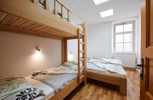 Hrastnik Hostel | Hostel Mladinski center Šmartno ob Paki
