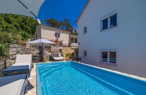 Dramalj Villa | Hot Tub, Pool & Stunning View #Guest House Stella#