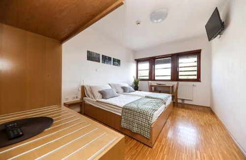 Pecovnik Hotel | Hotel Celjska Koca