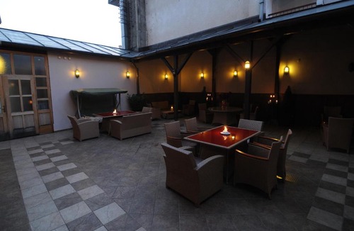 Hrvatska Kostajnica Hotel | Hotel Central