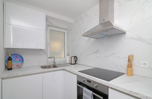 Zaton Apartment | Hotel M Apartment 4 - Sea View, Breakfast & Free Garage Parking