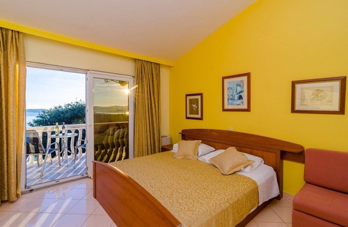 Postup Apartment | Hotel Pansion Villa Antonio - Two Bedroom Suite with Balcony and Garden View 17