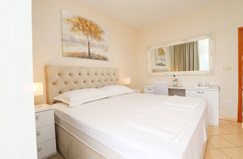 Postup House | Hotel Pansion Villa Antonio - Two Bedroom Suite with Balcony and Garden View 36