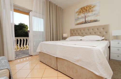 Postup House | Hotel Pansion Villa Antonio - Two Bedroom Suite with Balcony and Garden View 36