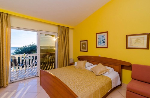 Postup House | Hotel Pansion Villa Antonio - Two Bedroom Suite with Balcony and Garden View 33