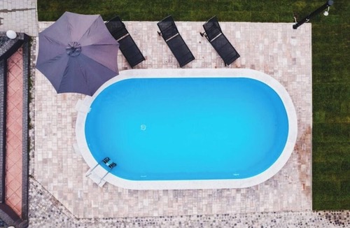 Aljmas Villa | House by the Danube with jacuzzi, sauna, pool, barbecue, and outdoor activities