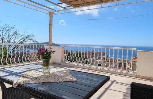 Gornji Kono Apartment | House Deša with a beautiful view on Old Town
