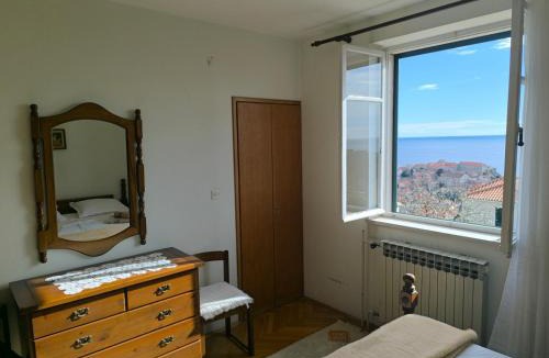 Gornji Kono Apartment | House Deša with a beautiful view on Old Town