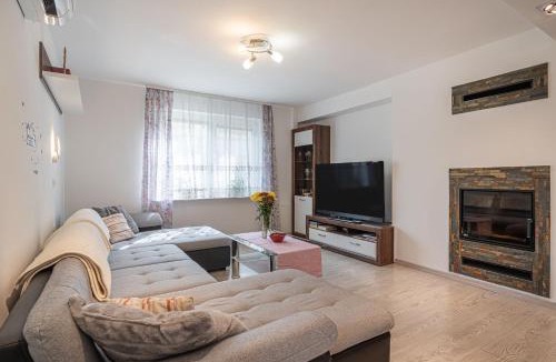 Velike Bloke House | House Dijana Pool & Garden - Happy Rentals