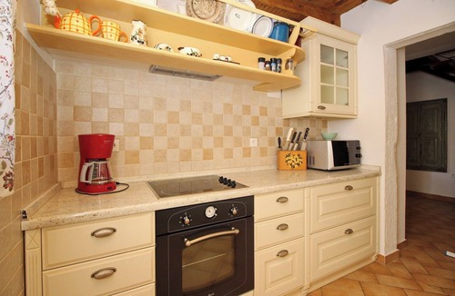 Draga Bascanska House | House Katarinini dvori (69481-K1) - Baska - island Krk