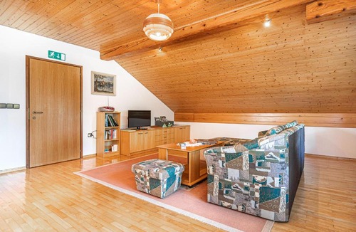 Zerovnica Apartment | House Mavko Near Lake Cerknica - Happy Rentals