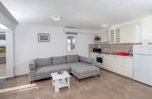 Supetar House | House Nane Garden (109991-K1) - Mirca - island Brac