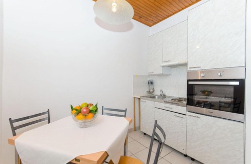 Kneza House | House Petar