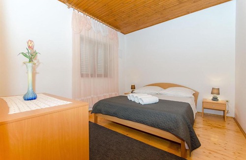 Kneza House | House Petar