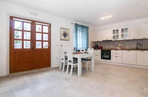 Vrboska House | House Tia