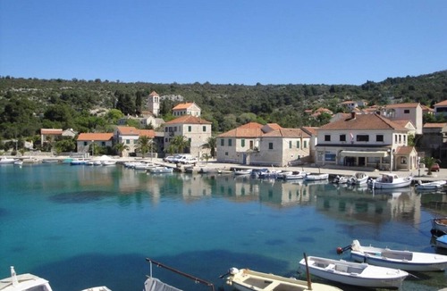 Veliki Drvenik Apartment | Apartment Niki - 5m from the sea: A1-Mande (3+1) - Drvenik Veli (Island Drvenik Veli), Riviera