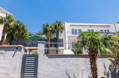 Povile Apartment | Hundefreundliches Apartment nur 500 Meter zum Strand mit Meerblick, Garten, Grill