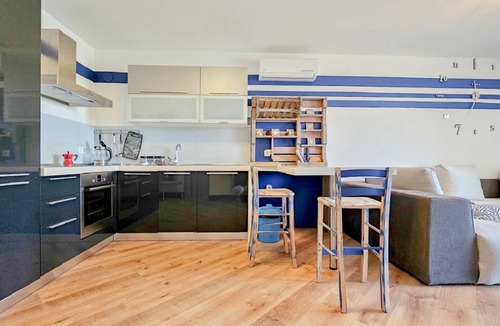 Novigrad Apartment | Idyllic flat with sea view, pool, barbecue, washing machine, private car park