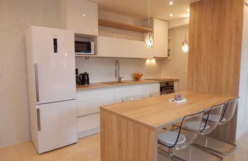 Vinisce House | Idyllic, modern holiday flat right by the sea