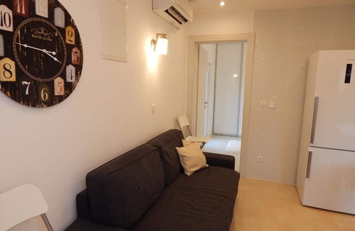 Vinisce House | Idyllic, modern holiday flat right by the sea