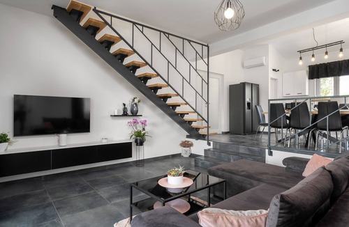Kastelir House | Impressive villa with sauna, private pool, whirlpool, panoramic sea view