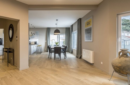Mimice House | in Mimice mit tollem Pool und Meerblick by Interhome