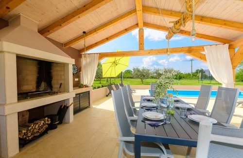 Butkovici Villa | Indigenous Istrian modern stone villa SAN on a spacious property of 5500m2
