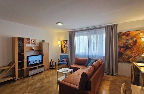 Ljubljana City Centre Apartment | Irena Tour As/Quiet 1BR apartment with shower&balcony, garage, WiFi&AC