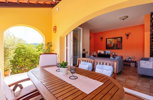 Lumbarda House | "Irresistible Charm Awaits: A Dream Home Just Steps from the Sea!"