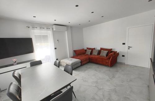 Rovinjsko Selo Apartment | Ivana's Apartments with Amazing Pool Access