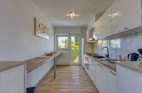 City Center Apartment | Jozefina Luxury, 100 m from the beach