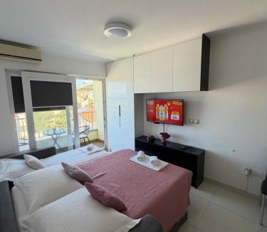 Donja luka Apartment | Just Steps to Sea Makarska