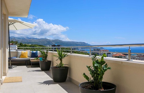 Znjan Apartment | Kiki's Sea View Apartment with terrace in Znjan, Split