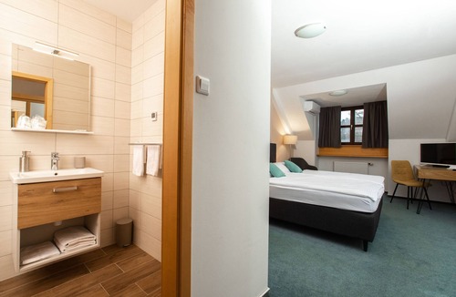 Cerklje ob Krki Hotel | Kozjanski dvor