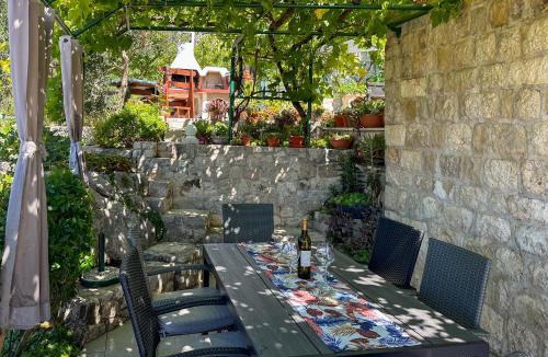 Tucepi House | Kuća za odmor Ana