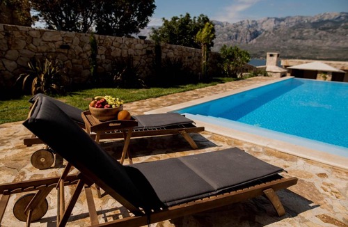 Vinjerac Villa | La Familia-Peaceful Villa, Private Pool, Sea and Velebit View