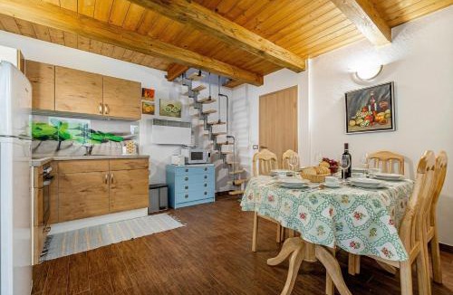 Moravske Toplice Ski Chalet | Ladybug House Nature Retreat w/Jacuzzi - Happy Rentals