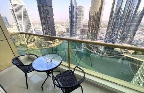 Jumeirah Lake Towers Apartment | Lake View 1BR Apt Balcony & Near DMCC Metro