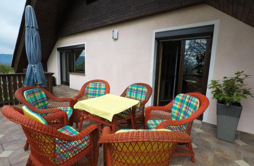 Zabreznica Apartment | Lakeview Apartment Maja near Bled