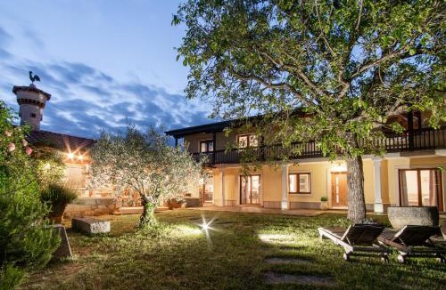 Tomaj Villa | Large Villa HerMes arT in Karst Wine Region