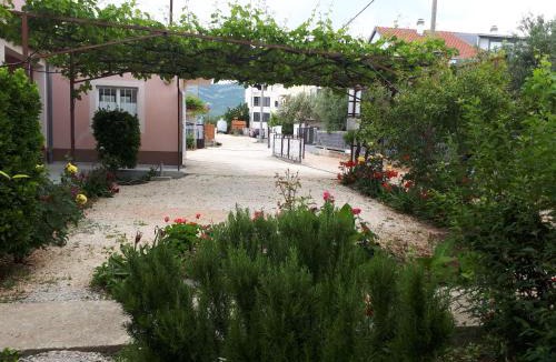 Kastel Stafilic Apartment | Laura No.1