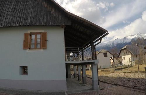 Cezsoca House | Lesjakova Domačija