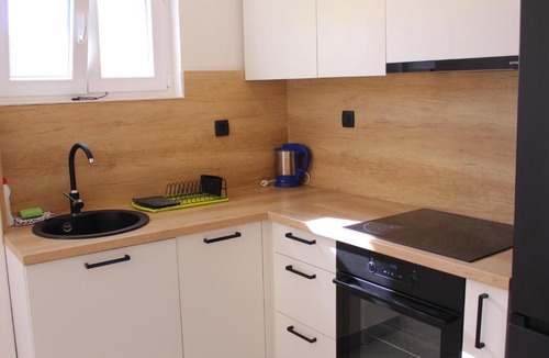 Grebastica Apartment | Little Swiss